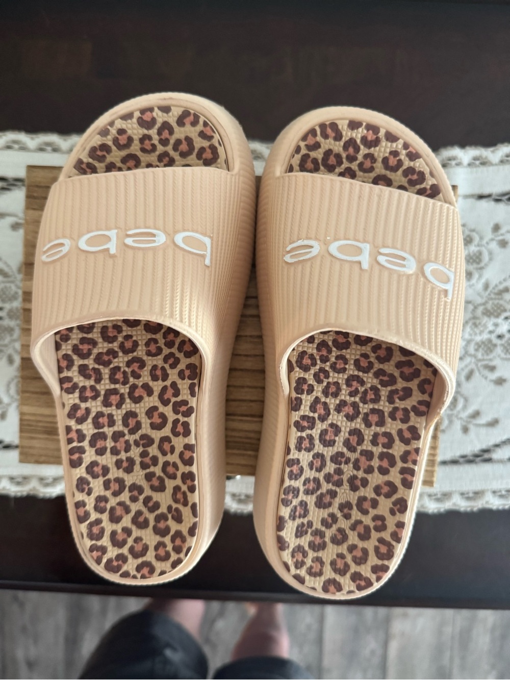 Girls size 2 Bebe nude beige platform slide sandals with leopard print